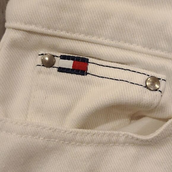 Tommy Hilfiger white boyfriend shorts size 10 - Picture 4 of 8